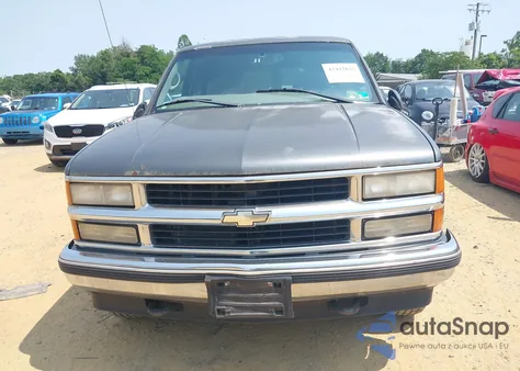 1999 Chevrolet Suburban 1500 из США, поврежденный, VIN GFNK16RXXJ446801